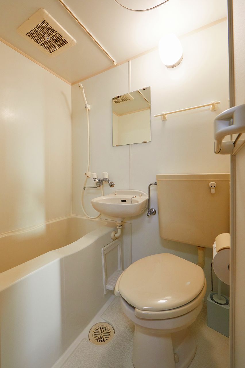 Okinawa YOMITAN-SON NAKAGAMI-GUN HostelEntire building for sale Okinawa YOMITAN-SON NAKAGAMI-GUN HostelEntire building for sale