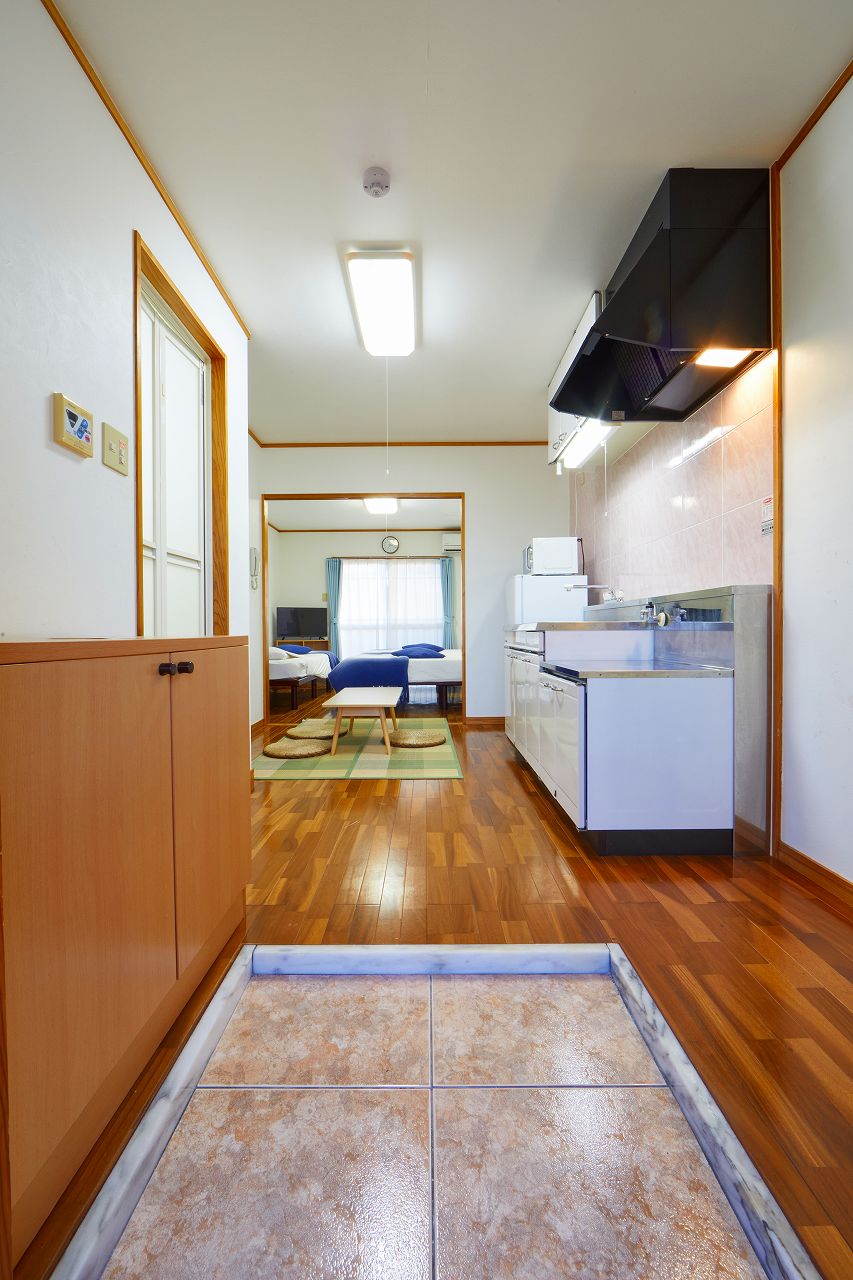 Okinawa YOMITAN-SON NAKAGAMI-GUN HostelEntire building for sale Okinawa YOMITAN-SON NAKAGAMI-GUN HostelEntire building for sale