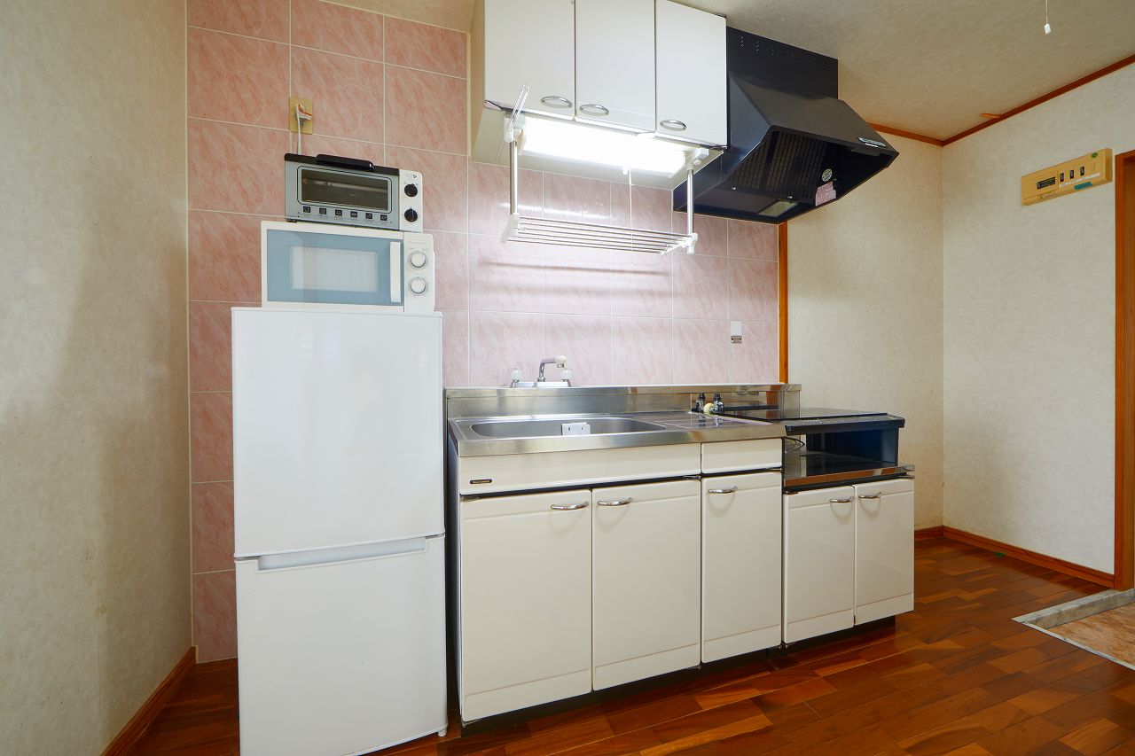 Okinawa YOMITAN-SON NAKAGAMI-GUN HostelEntire building for sale Okinawa YOMITAN-SON NAKAGAMI-GUN HostelEntire building for sale