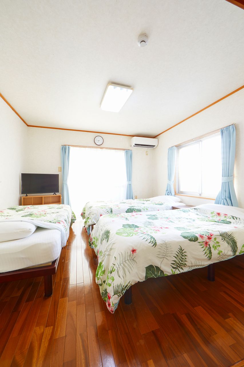 Okinawa YOMITAN-SON NAKAGAMI-GUN HostelEntire building for sale Okinawa YOMITAN-SON NAKAGAMI-GUN HostelEntire building for sale