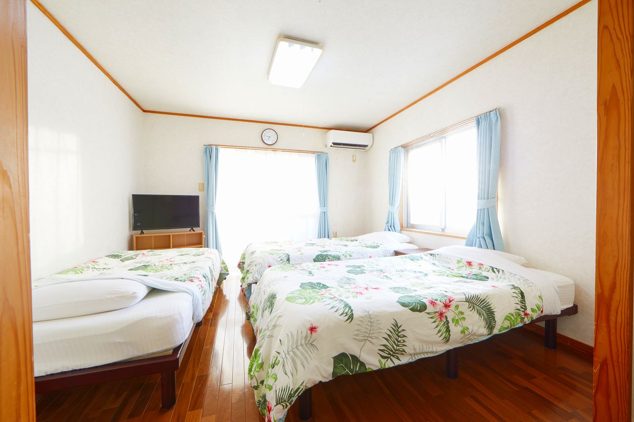 Okinawa YOMITAN-SON NAKAGAMI-GUN HostelEntire building for sale Okinawa YOMITAN-SON NAKAGAMI-GUN HostelEntire building for sale