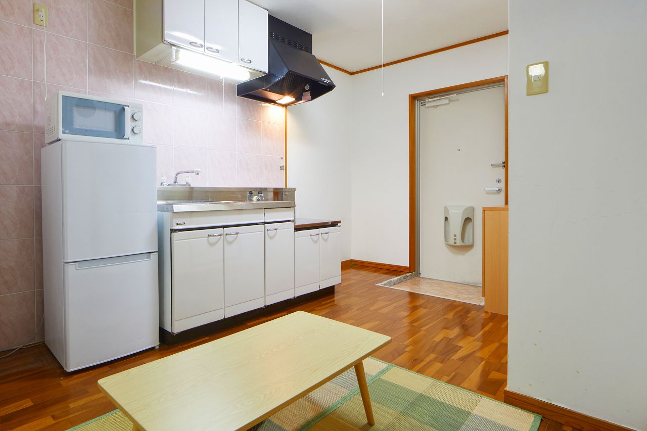 Okinawa YOMITAN-SON NAKAGAMI-GUN HostelEntire building for sale Okinawa YOMITAN-SON NAKAGAMI-GUN HostelEntire building for sale